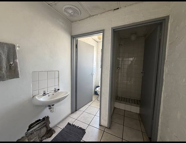 1,361M² WAREHOUSE TO LET IN BRACKENFELL INDUSTRIAL